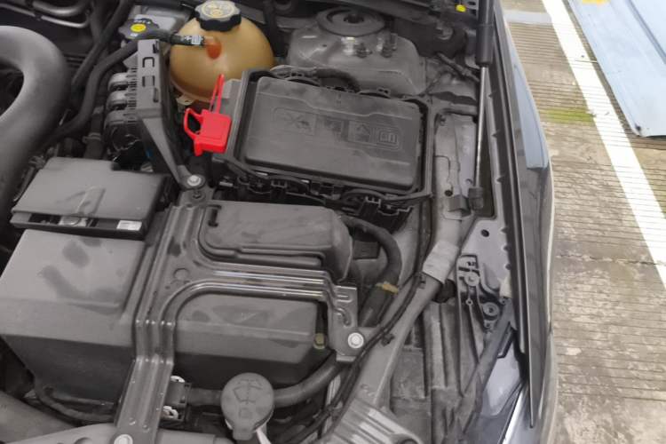 Used Buick Regal 2019 20T Luxury Model China V Standard Engine Bay Left