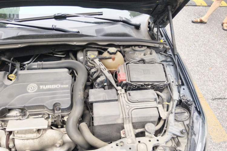 Used Buick Regal 2019 20T Elite Version China VI Standard Engine Bay Left