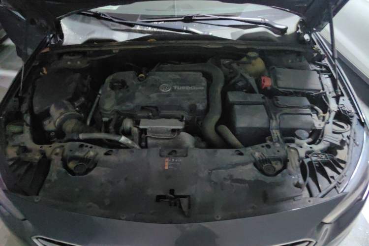 Used Buick Regal 2019 20T Elite Version China VI Standard Engine Bay
