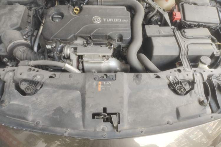 Used Buick Regal 2019 20T Elite Version China VI Standard Engine Bay