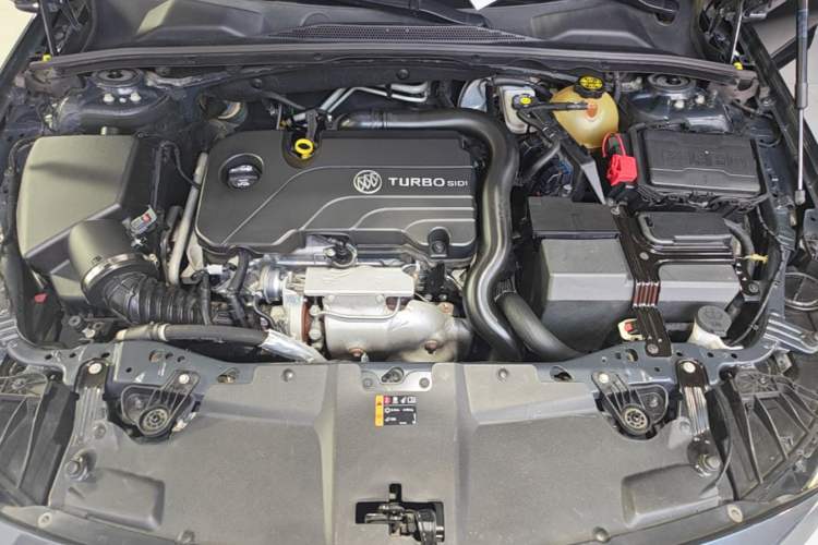 Used Buick Regal 2019 20T Elite Version China VI Standard Engine Bay
