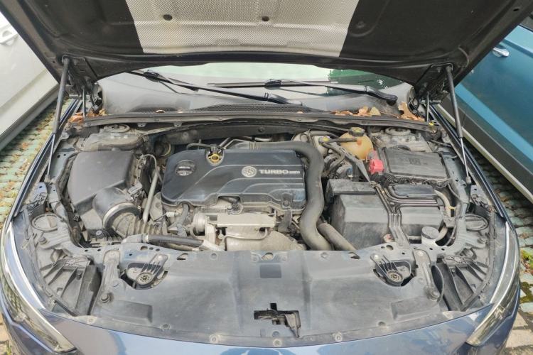 Used Buick Regal 2019 20T Elite Version China VI Standard Engine Bay