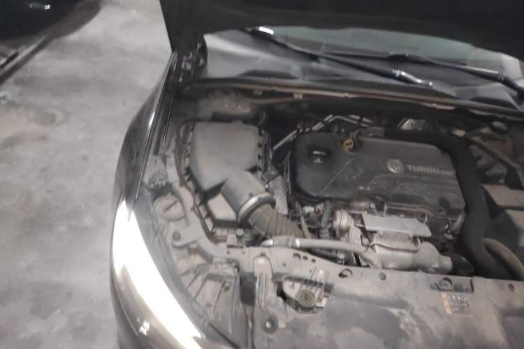Used Buick Regal 2019 20T Elite Version China VI Standard Engine Bay Right