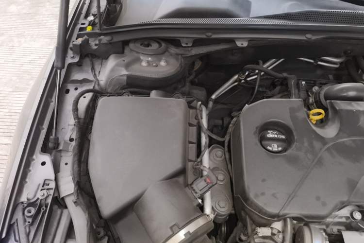 Used Buick Regal 2019 20T Luxury Model China V Standard Engine Bay Right