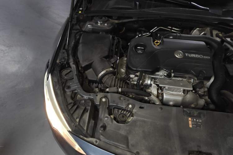 Used Buick Regal 2019 20T Elite Version China VI Standard Engine Bay Right