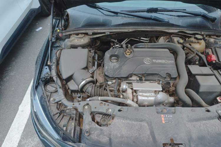 Used Buick Regal 2019 20T Elite Version China VI Standard Engine Bay Right
