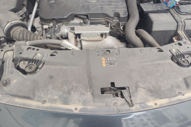 Used Buick Regal 2019 20T Elite Version China VI Standard Engine Bay