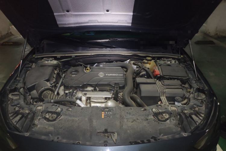 Used Buick Regal 2019 20T Elite Version China VI Standard Engine Bay