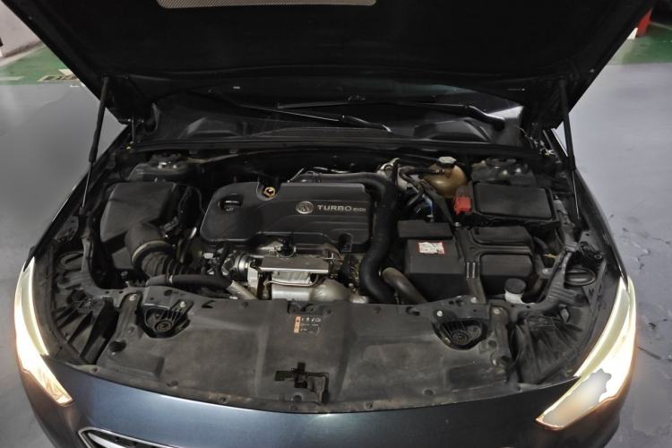 Used Buick Regal 2019 20T Elite Version China VI Standard Engine Bay
