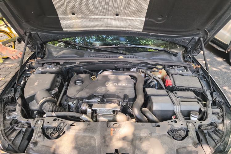 Used Buick Regal 2019 20T Elite Version China VI Standard Engine Bay