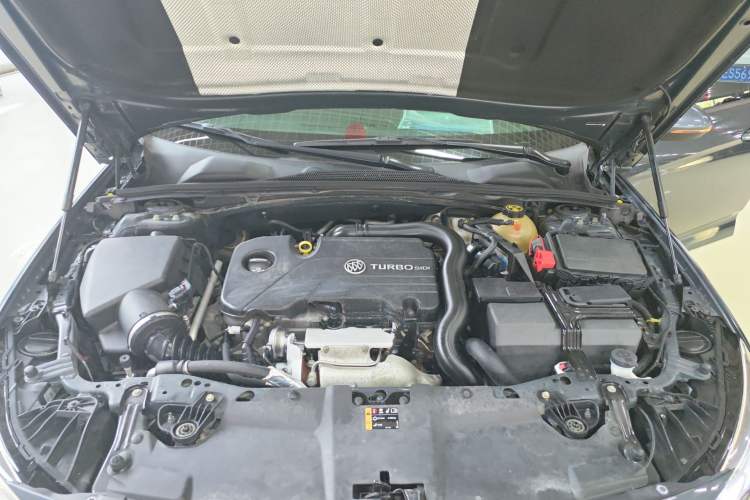 Used Buick Regal 2019 20T Elite Version China VI Standard Engine Bay