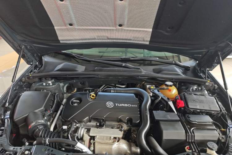 Used Buick Regal 2019 20T Elite Version China VI Standard Engine Bay