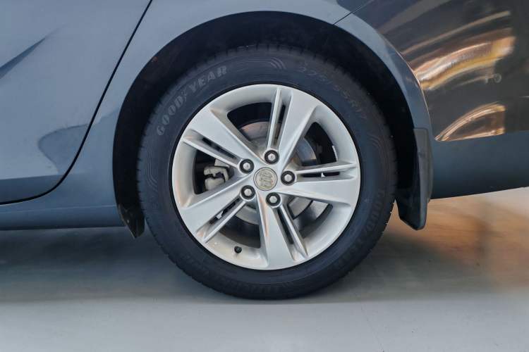Used Buick Regal 2019 Revised 20T Luxury Version China VI Standard Exterior 6