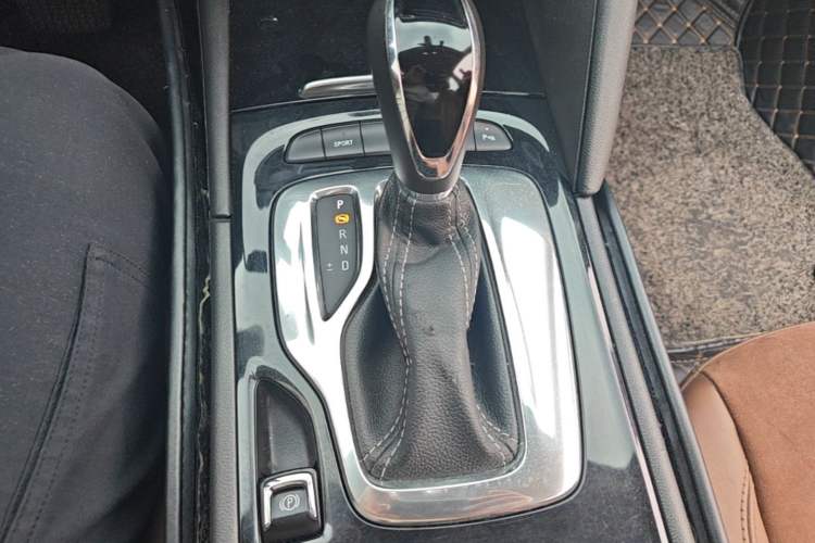 Used Buick Regal 2019 20T Elite Version China V Standard Gear Lever