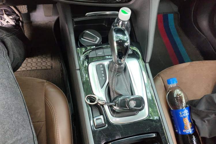 Used Buick Regal 2019 20T Elite Version China VI Standard Gear Lever