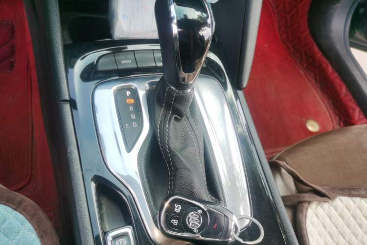 Used Buick Regal 2019 Revised 20T Luxury Version China VI Standard Gear Lever