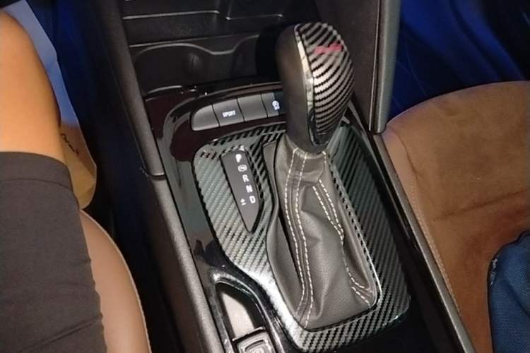Used Buick Regal 2019 20T Elite Version China VI Standard Gear Lever