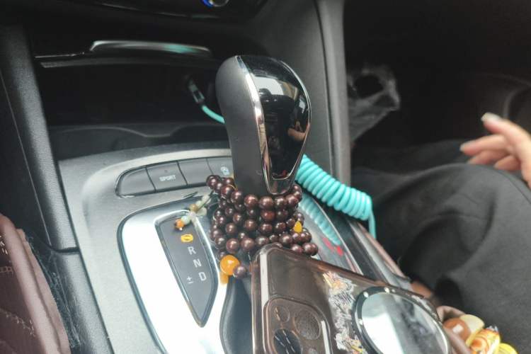 Used Buick Regal 2019 20T Elite Version China V Standard Gear Lever