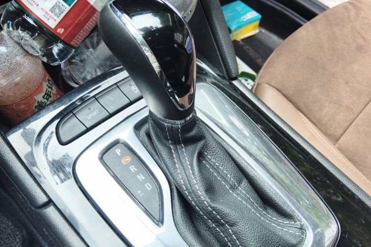 Used Buick Regal 2019 20T Elite Version China VI Standard Gear Lever