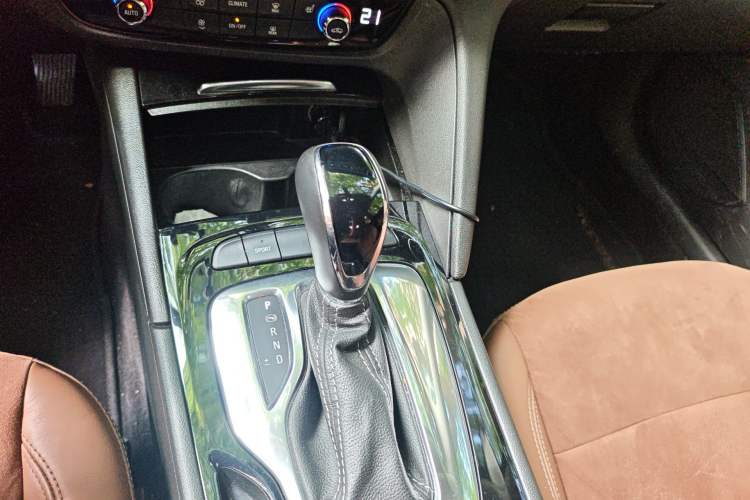 Used Buick Regal 2019 20T Elite Version China V Standard Gear Lever