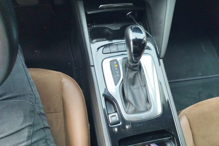 Used Buick Regal 2019 20T Elite Version China VI Standard Gear Lever