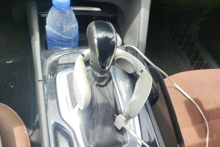 Used Buick Regal 2019 20T Elite Version China VI Standard Gear Lever