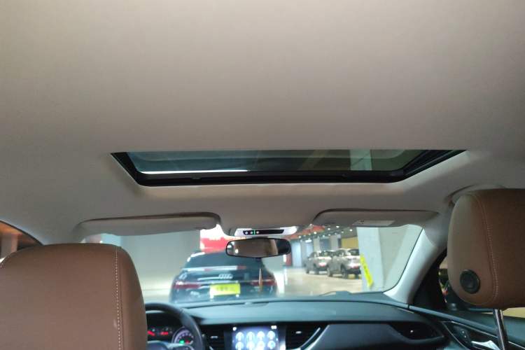 Used Buick Regal 2019 20T Elite Version China VI Standard Headliner