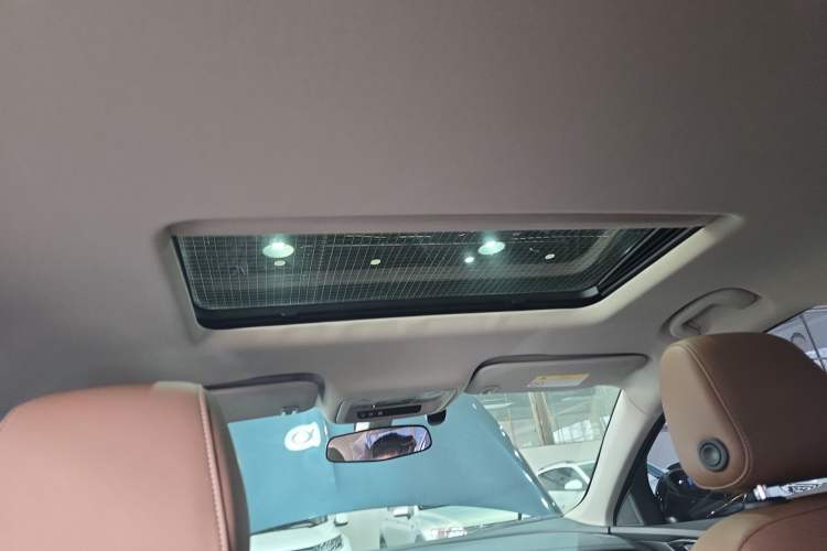 Used Buick Regal 2019 20T Elite Version China VI Standard Headliner