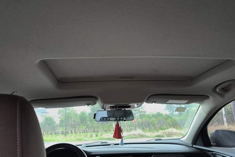 Used Buick Regal 2019 28T Luxury Edition China VI Headliner