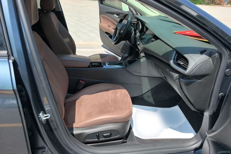 Used Buick Regal 2019 20T Elite Version China VI Standard Interior 2