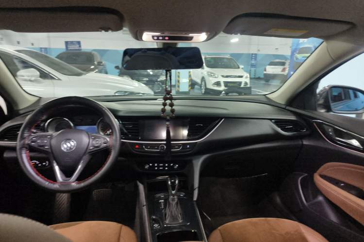 Used Buick Regal 2019 20T Elite Version China VI Standard Interior 3