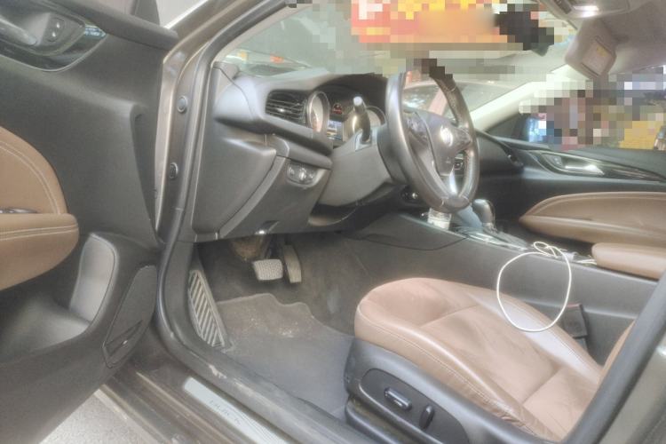 Used Buick Regal 2019 20T Elite Version China VI Standard Interior 3