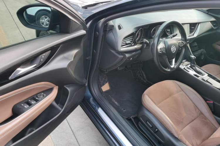 Used Buick Regal 2019 20T Elite Version China VI Standard Interior 3