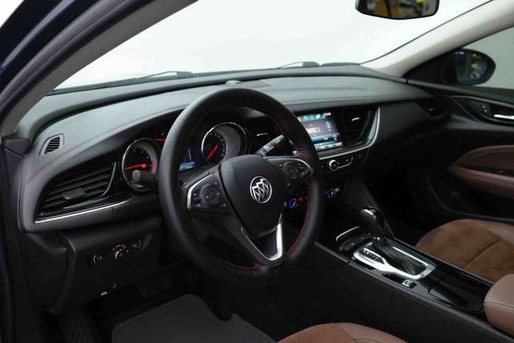 Used Buick Regal 2019 20T Elite Version China VI Standard Interior 4