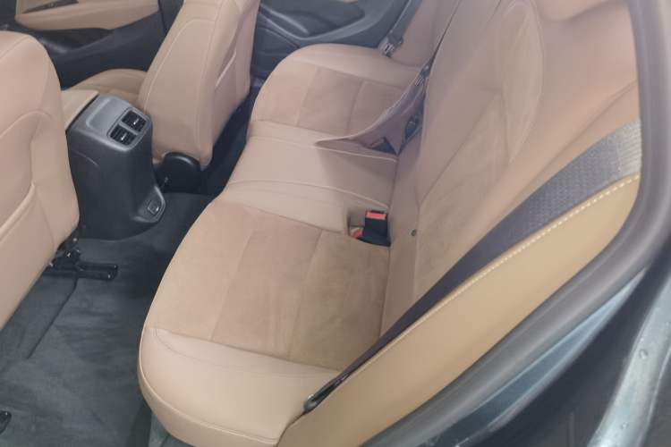 Used Buick Regal 2019 28T Luxury Edition China VI Interior 4