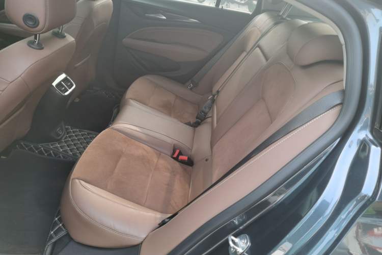 Used Buick Regal 2019 20T Elite Version China VI Standard Interior 4