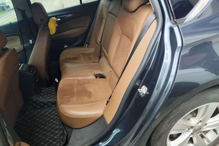 Used Buick Regal 2019 20T Elite Version China VI Standard Interior 4