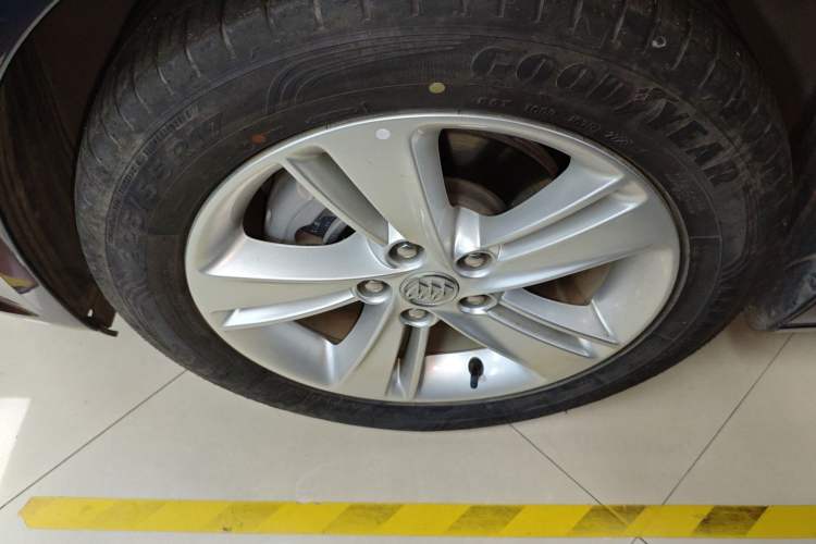 Used Buick Regal 2019 20T Elite Version China VI Standard Left Front Wheel Hub
