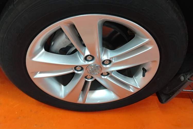 Used Buick Regal 2019 20T Elite Version China VI Standard Left Front Wheel Hub