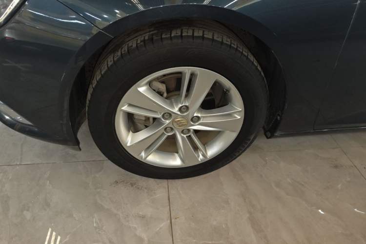 Used Buick Regal 2019 Revised 20T Luxury Version China VI Standard Left Front Wheel Hub