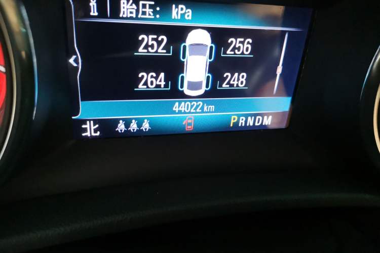 Used Buick Regal 2019 20T Elite Version China VI Standard Odometer Close Up