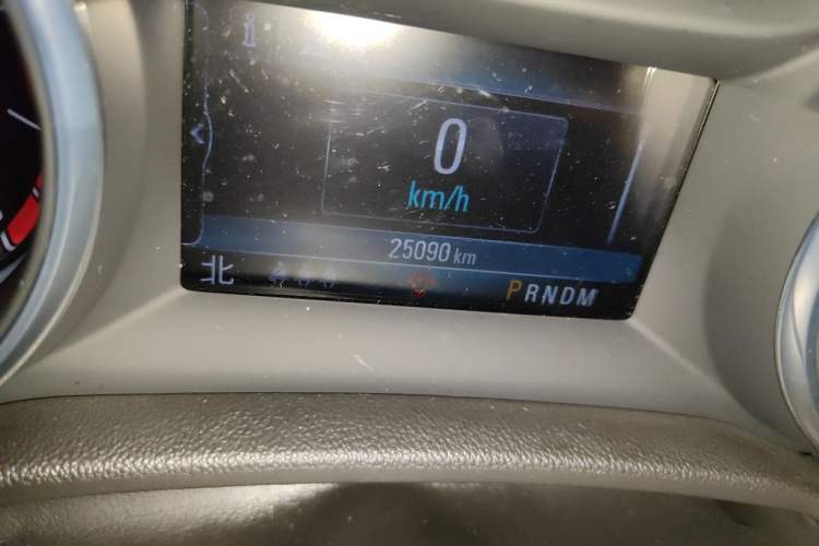 Used Buick Regal 2019 20T Elite Version China VI Standard Odometer Close Up