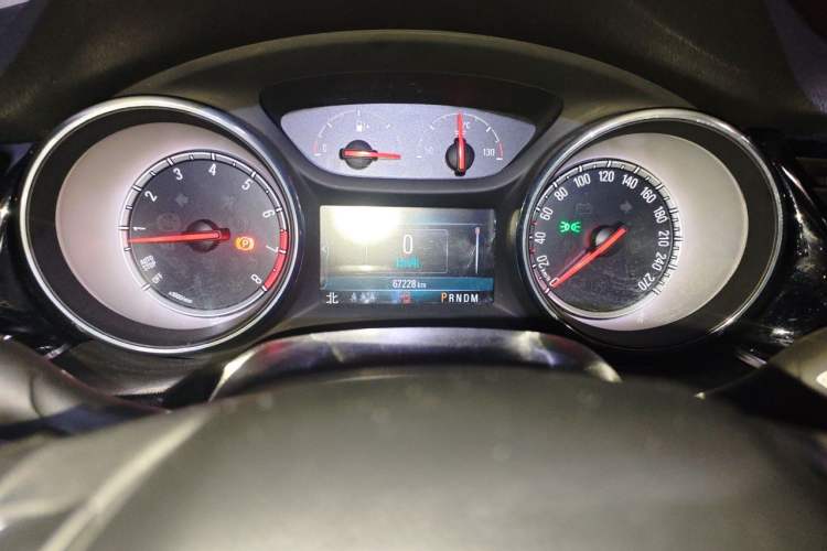 Used Buick Regal 2019 20T Elite Version China VI Standard Odometer Close Up