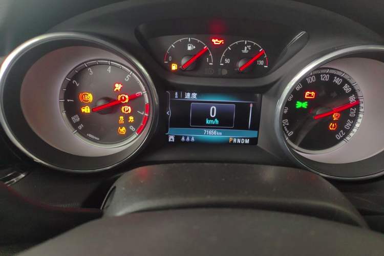 Used Buick Regal 2019 20T Elite Version China VI Standard Odometer Close Up