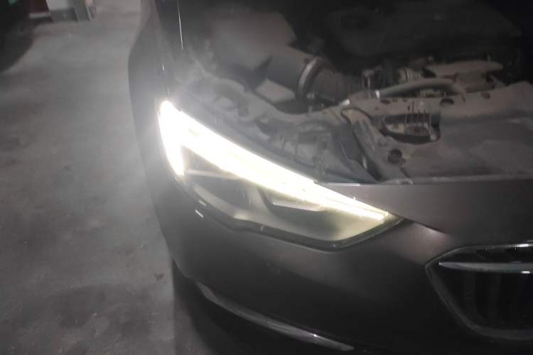 Used Buick Regal 2019 20T Elite Version China VI Standard Right Front Headlight