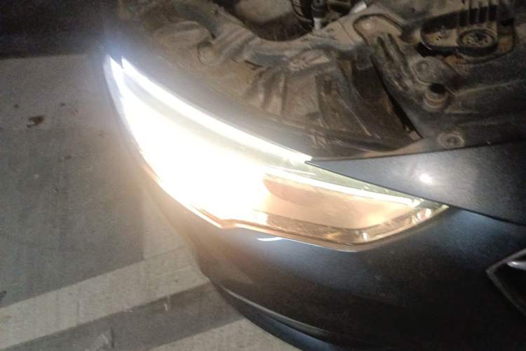 Used Buick Regal 2019 20T Elite Version China VI Standard Right Front Headlight