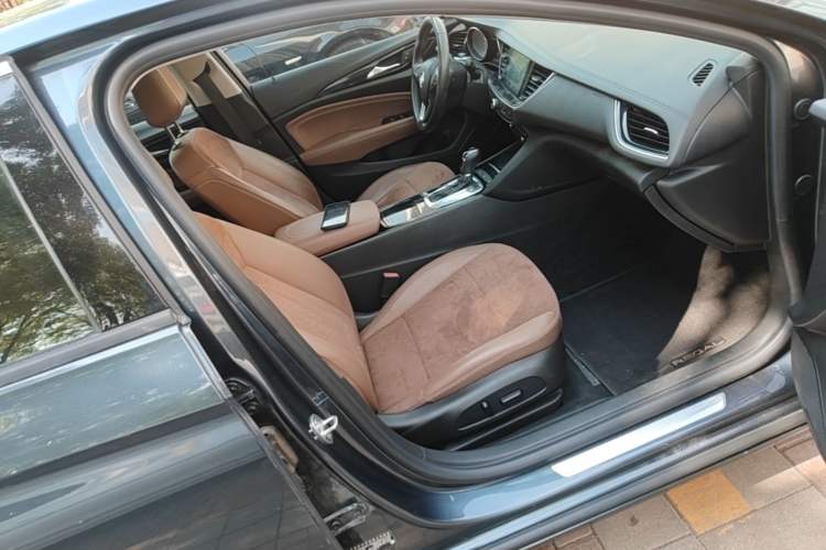 Used Buick Regal 2019 20T Elite Version China VI Standard Right Front Seat