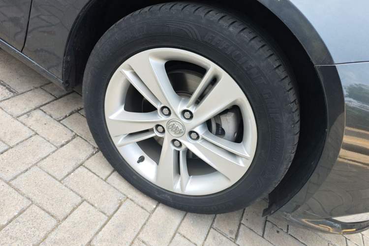 Used Buick Regal 2019 20T Elite Version China VI Standard Right Front Wheel Hub