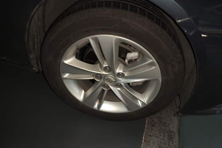 Used Buick Regal 2019 20T Elite Version China VI Standard Right Front Wheel Hub