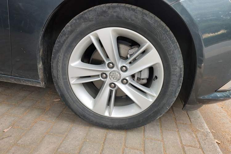 Used Buick Regal 2019 20T Elite Version China VI Standard Right Front Wheel Hub